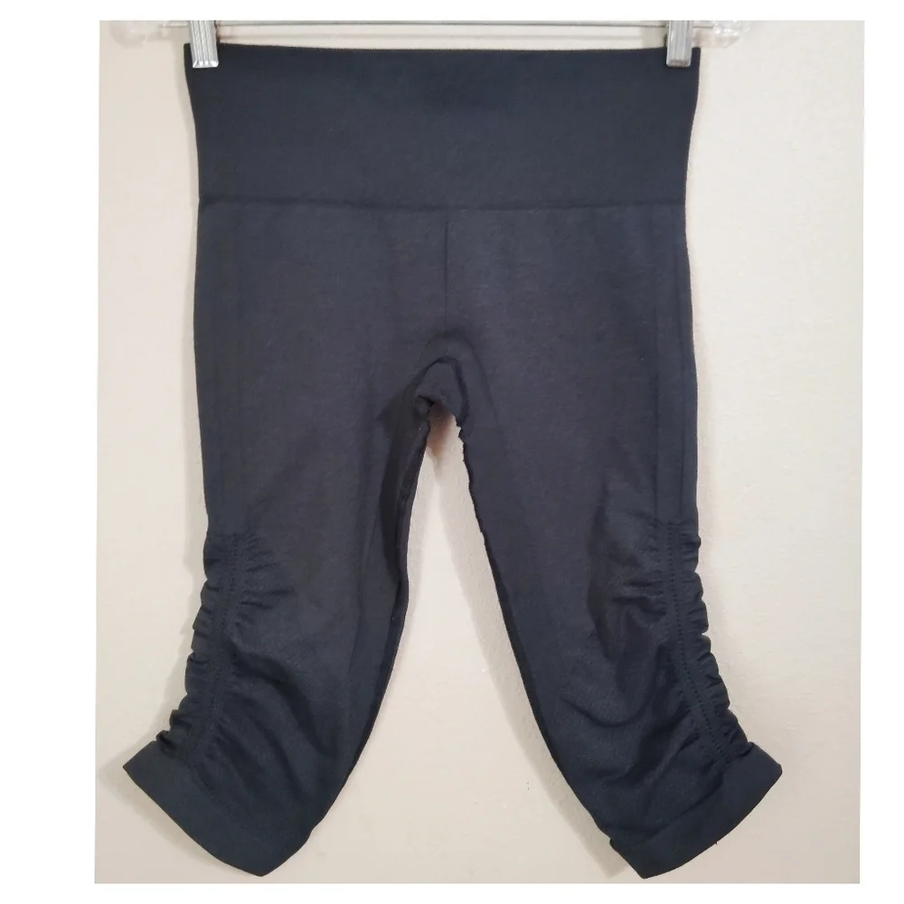 Lululemon Ebb And Flow Crop II Size 6